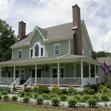 Seven Oaks Inn Bed And Breakfast High Point Exterior photo