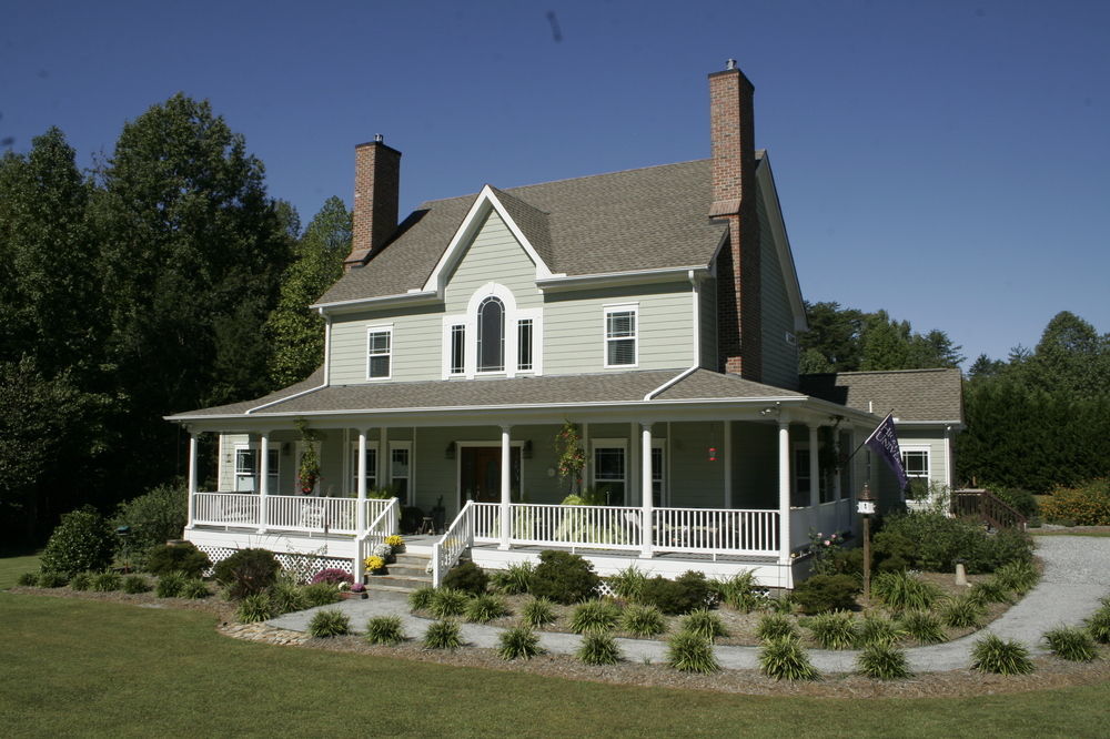 Seven Oaks Inn Bed And Breakfast High Point Exterior photo