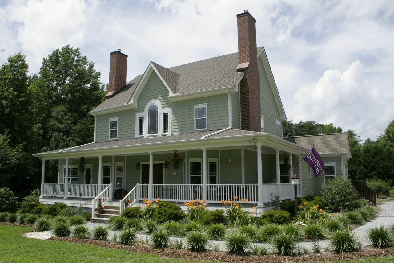 Seven Oaks Inn Bed And Breakfast High Point Exterior photo