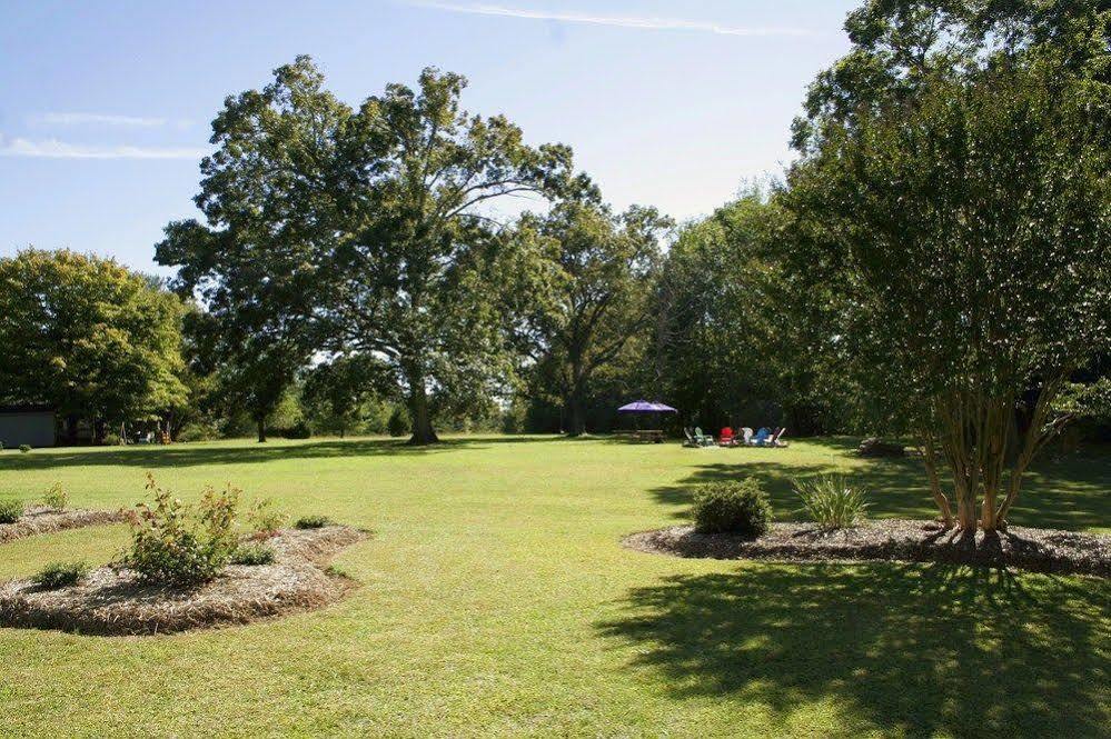 Seven Oaks Inn Bed And Breakfast High Point Exterior photo